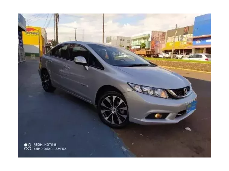 Honda Civic Prata 1