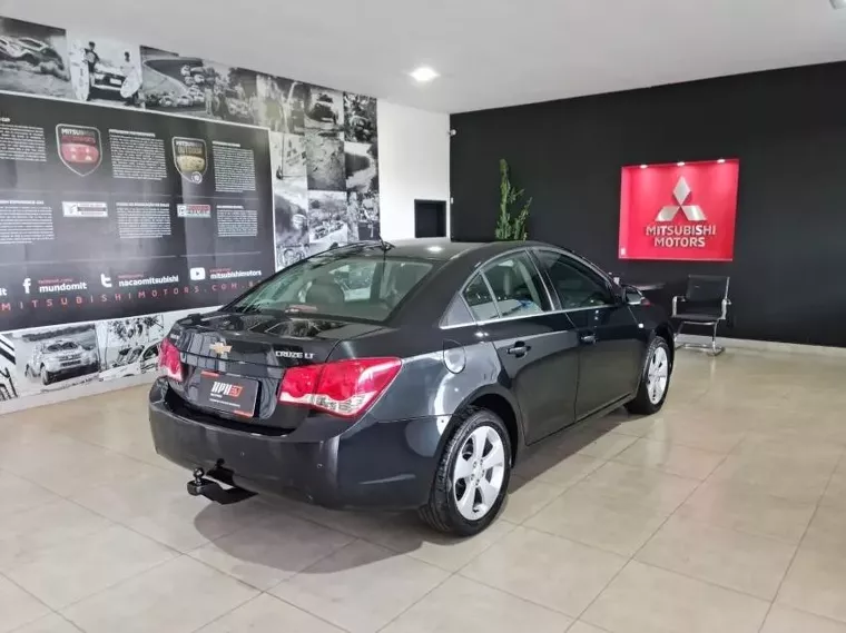 Chevrolet Cruze Preto 16