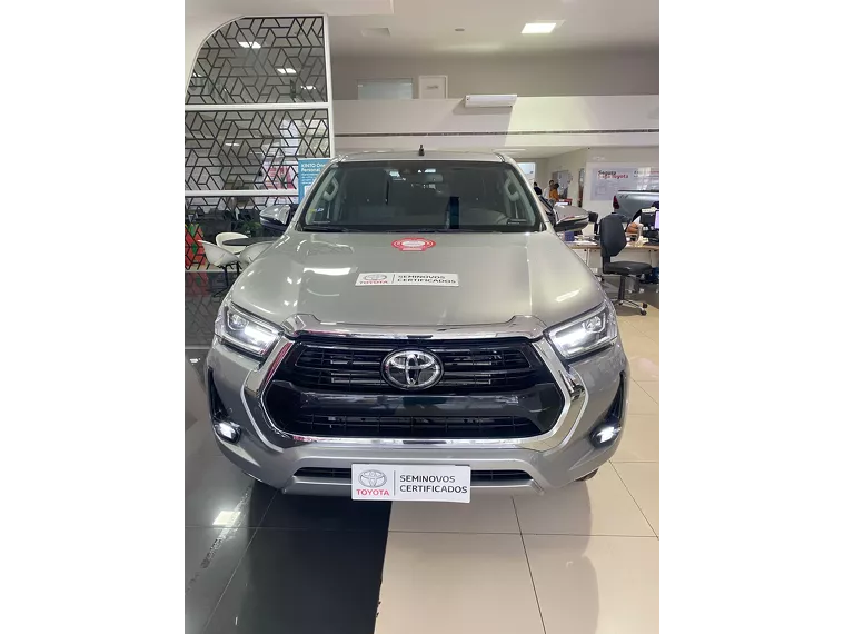 Toyota Hilux Prata 12