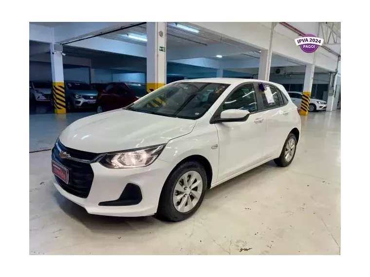 Chevrolet Onix Branco 6