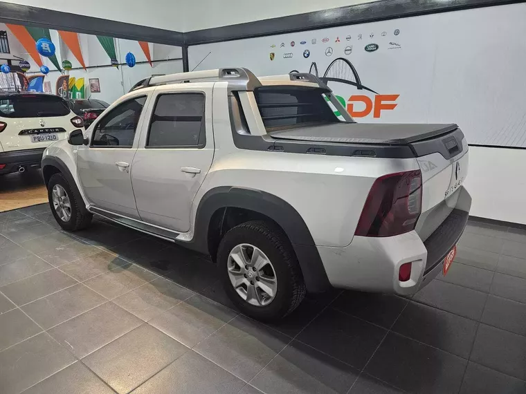 Renault Duster Oroch Prata 1