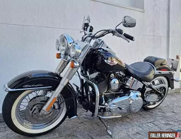 Harley-Davidson Deluxe