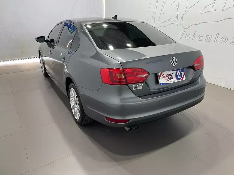 Volkswagen Jetta Cinza 13