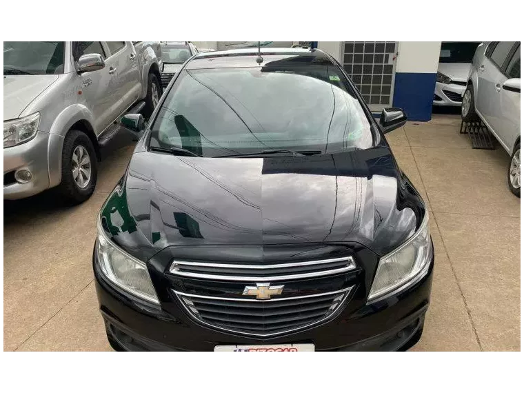 Chevrolet Prisma Preto 1