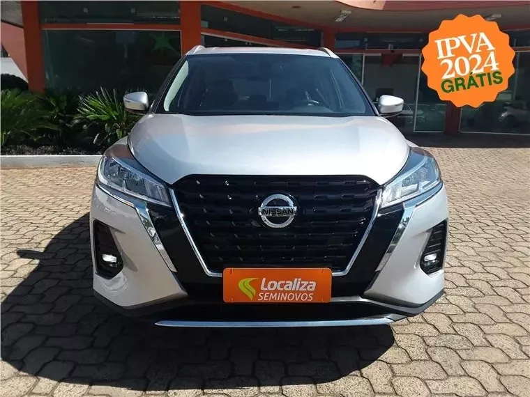 Nissan Kicks Prata 1