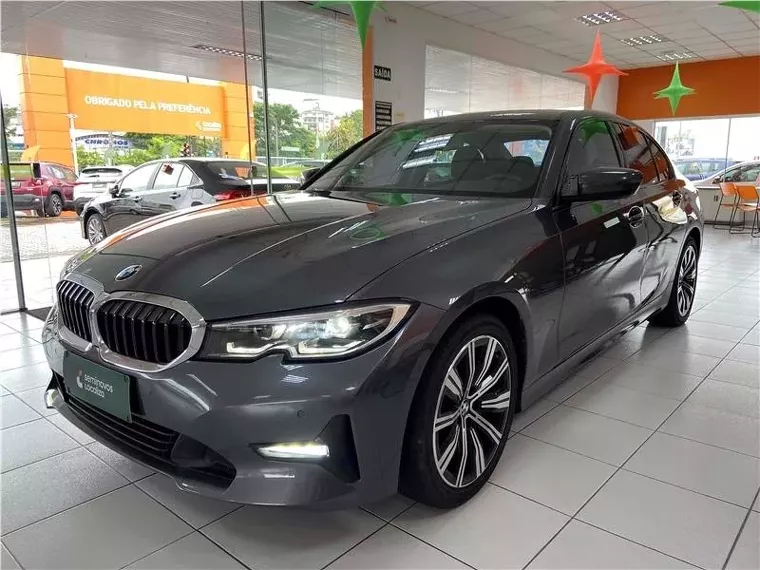 BMW 320i Cinza 1