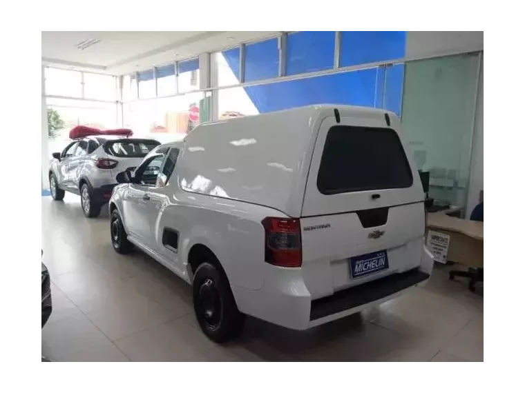 Chevrolet Montana Branco 7