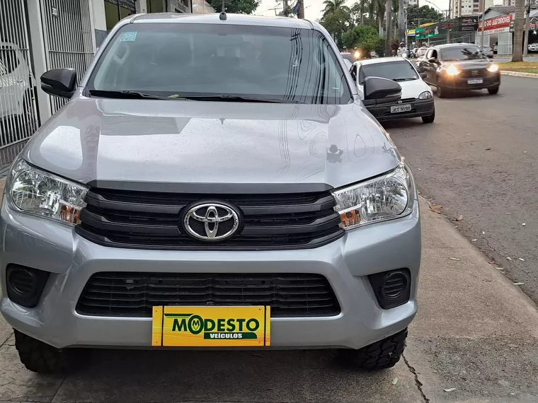 Toyota Hilux Prata 27