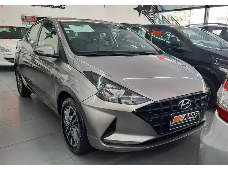 Hyundai HB20S Prata 1