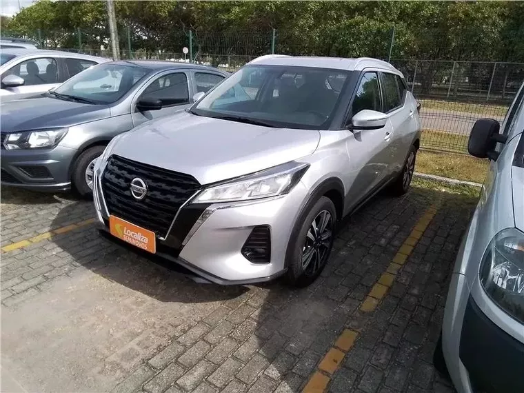 Nissan Kicks Prata 7