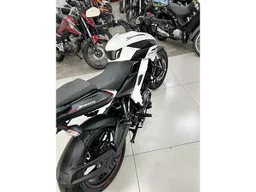 Bajaj Dominar