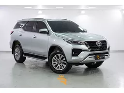 Toyota Hilux SW4