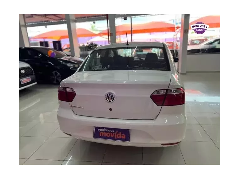 Volkswagen Voyage Branco 1