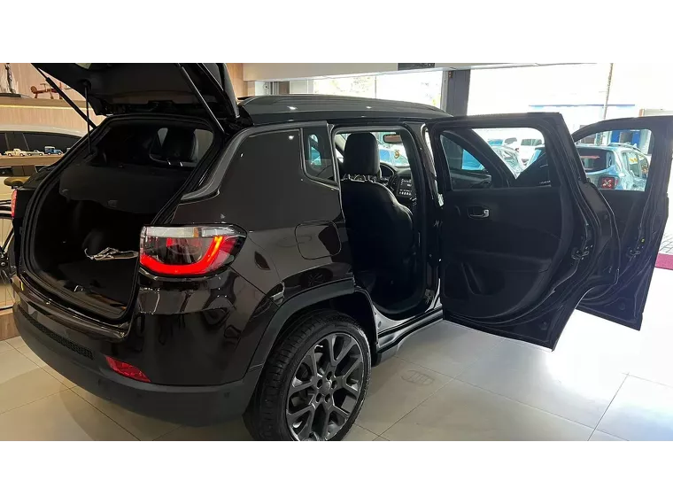 Jeep Compass Marrom 17