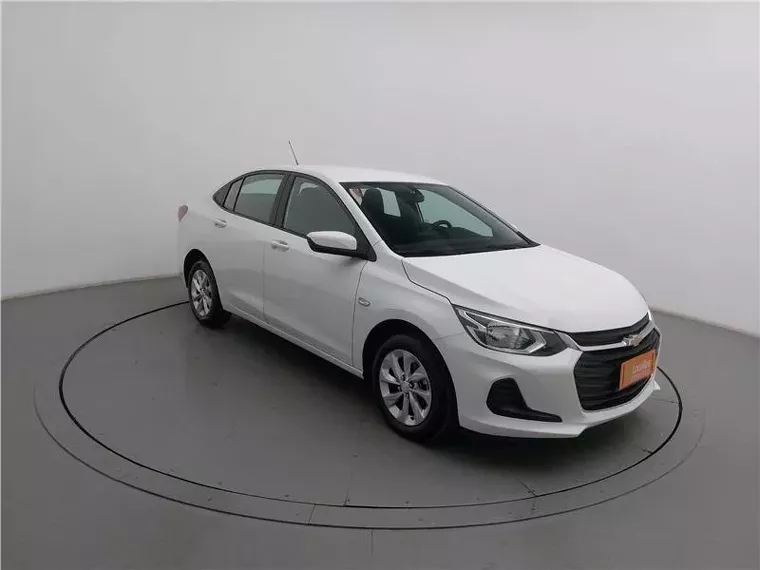 Chevrolet Onix Branco 12