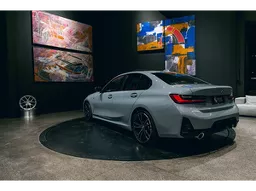 BMW 320i