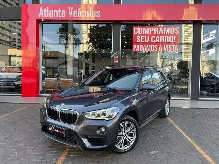 BMW X1 Cinza 7