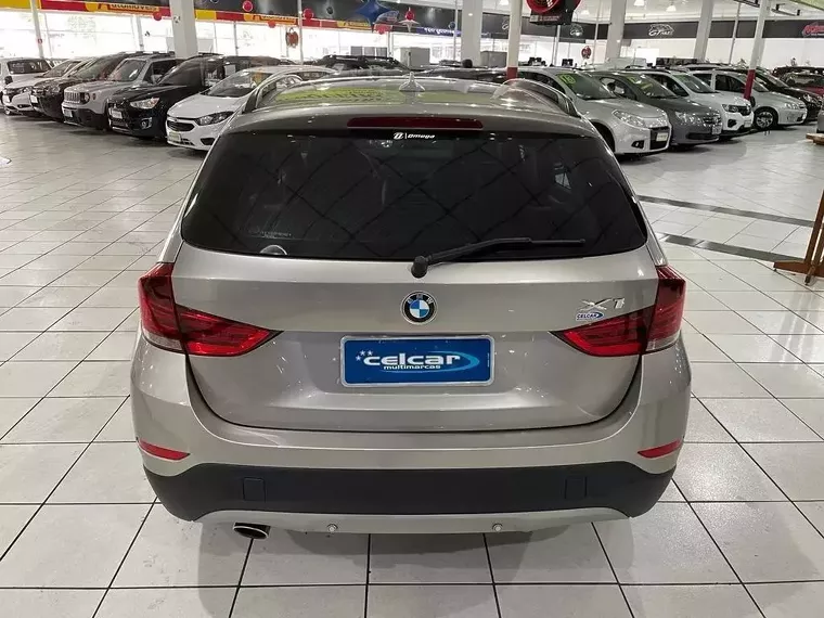 BMW X1 Prata 15