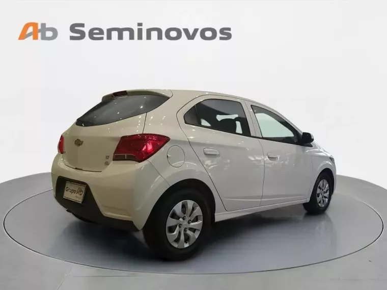 Chevrolet Onix Branco 2