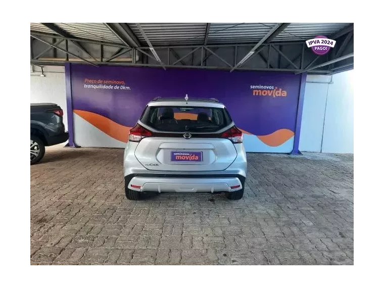 Nissan Kicks Prata 4