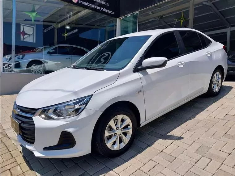 Chevrolet Onix Branco 3