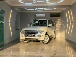 Mitsubishi Pajero Full