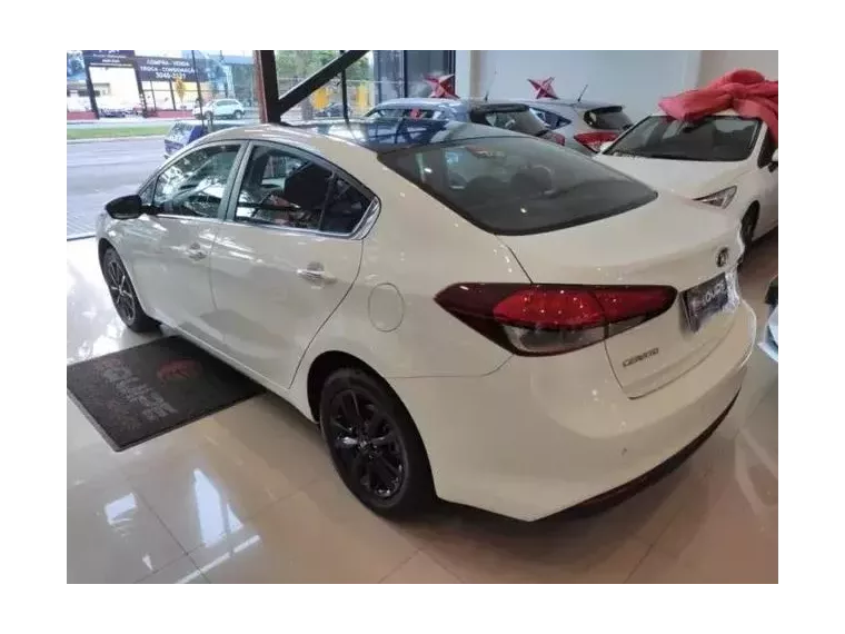 KIA Cerato Branco 2