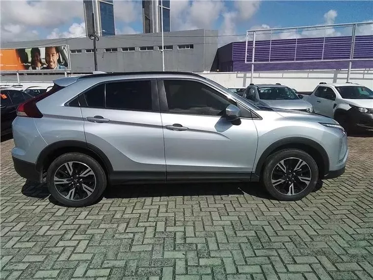 Mitsubishi Eclipse Cross Prata 3