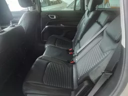 Jeep Commander