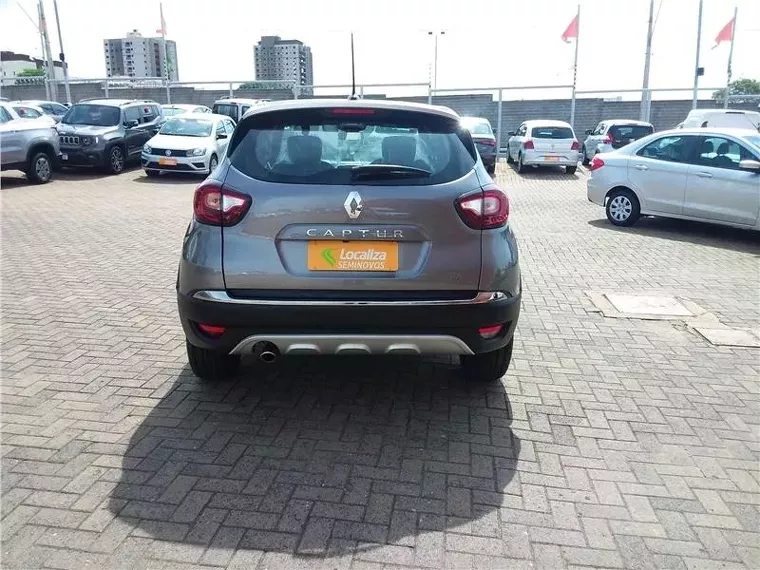 Renault Captur Cinza 8