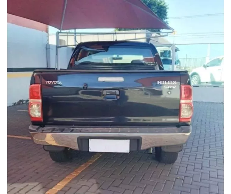 Toyota Hilux Preto 2