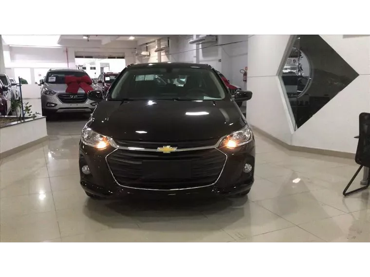 Chevrolet Onix Preto 6