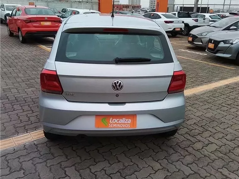 Volkswagen Gol Prata 4