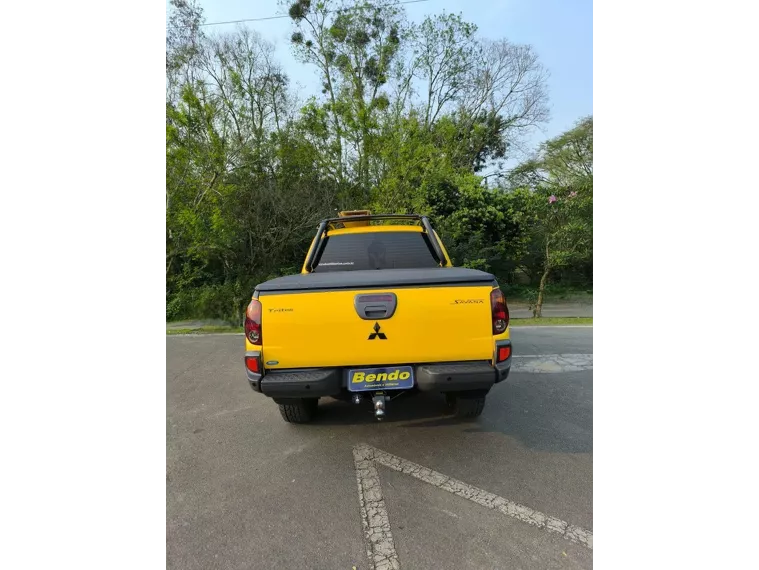 Mitsubishi L200 Triton Amarelo 6