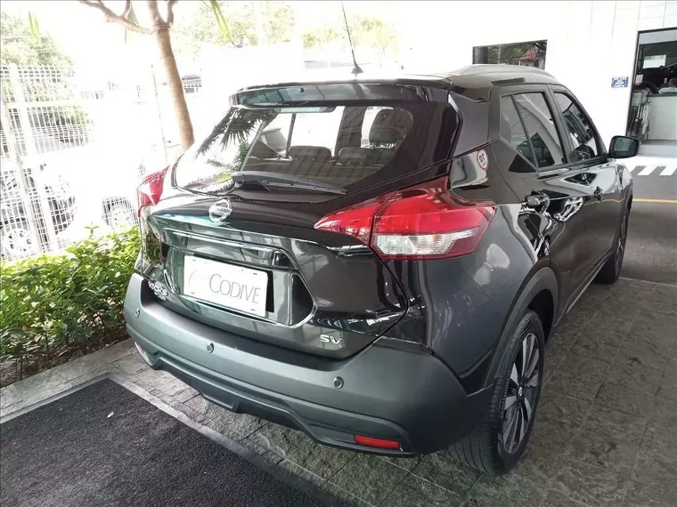 Nissan Kicks Preto 3