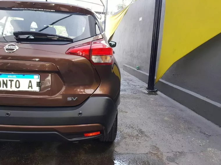 Nissan Kicks Marrom 6