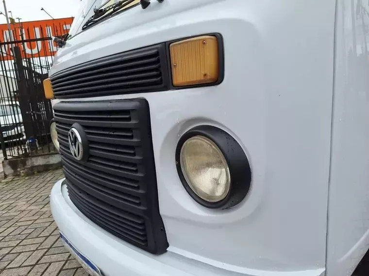 Volkswagen Kombi Branco 2