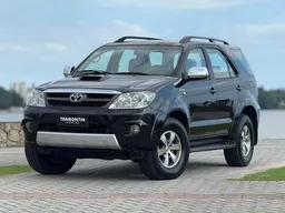 Toyota Hilux SW4