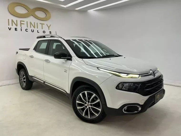 Fiat Toro Branco 8