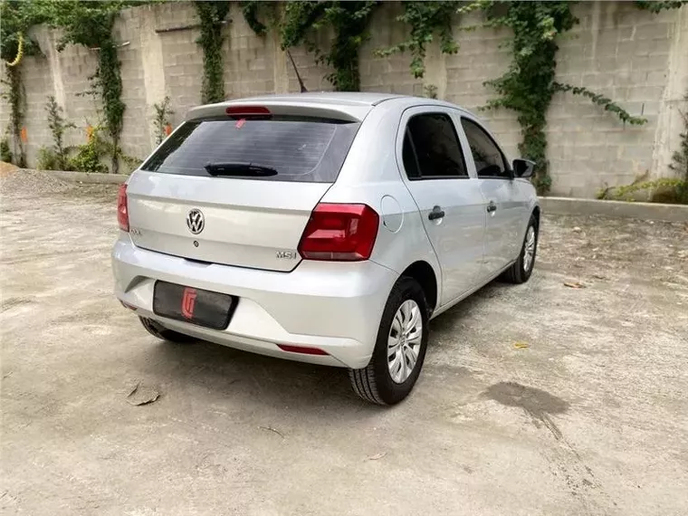 Volkswagen Gol Prata 3