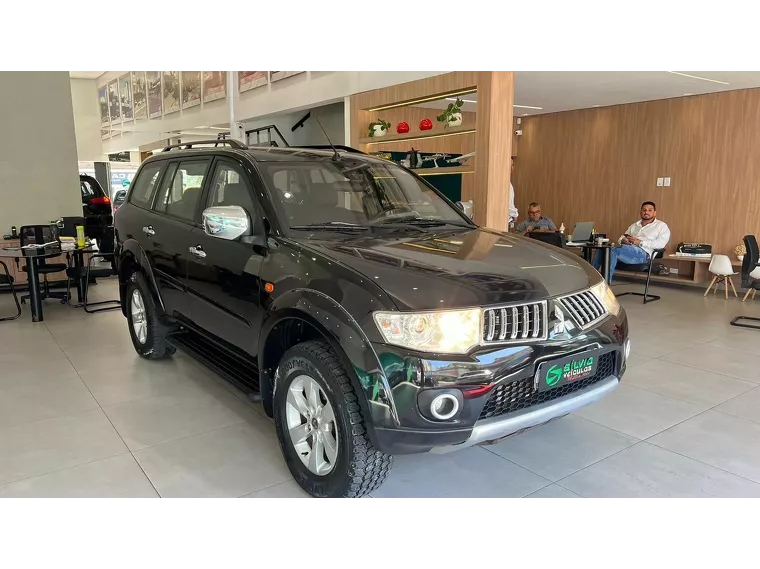 Mitsubishi Pajero Preto 11