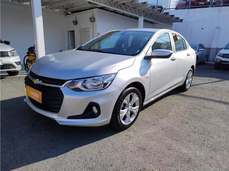 Chevrolet Onix Prata 1