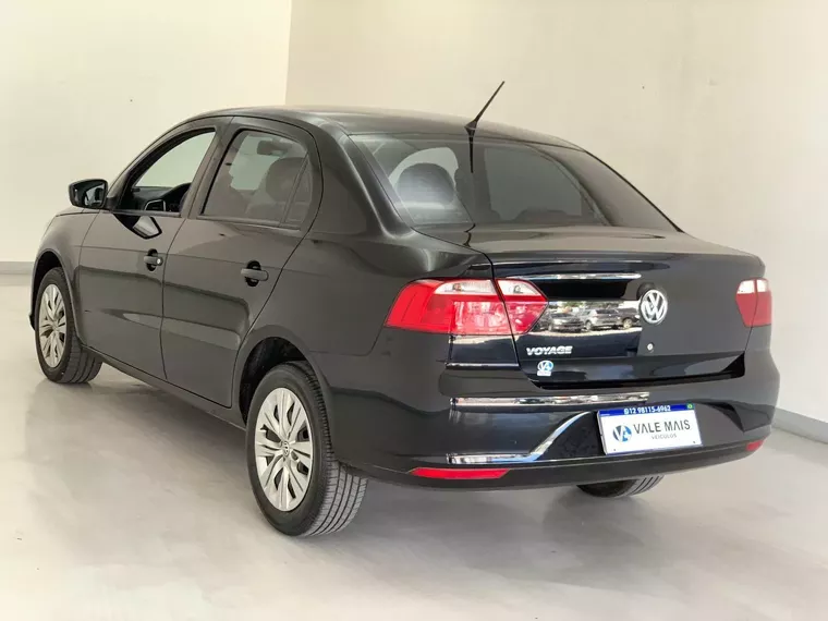 Volkswagen Voyage Preto 9