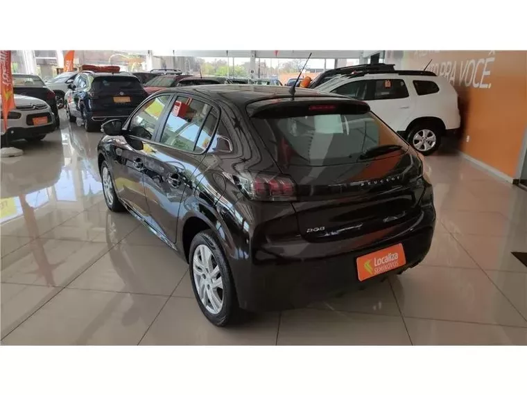 Peugeot 208 Preto 9