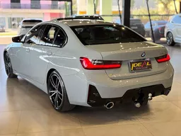 BMW 320i