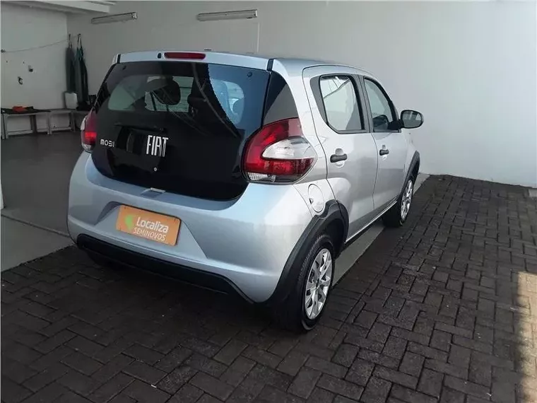 Fiat Mobi Prata 6