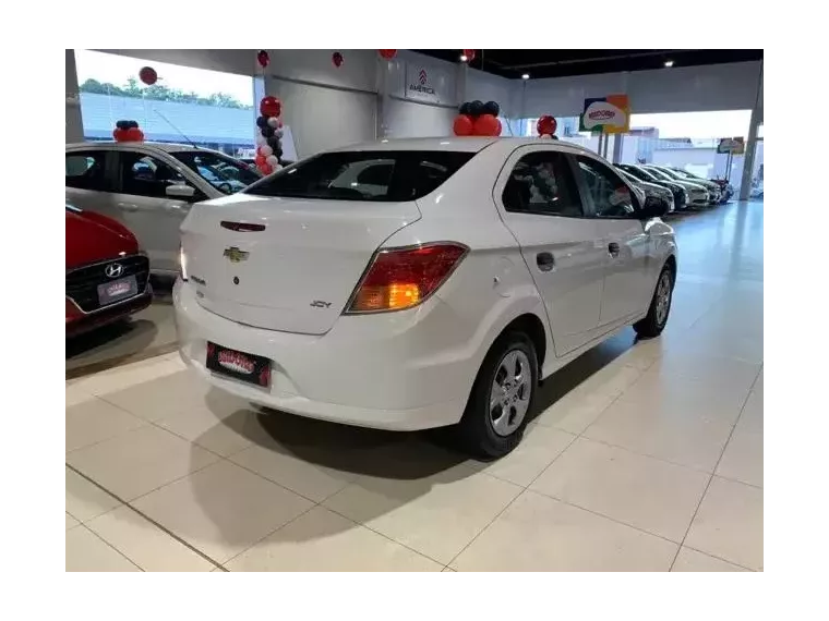 Chevrolet Prisma Branco 5