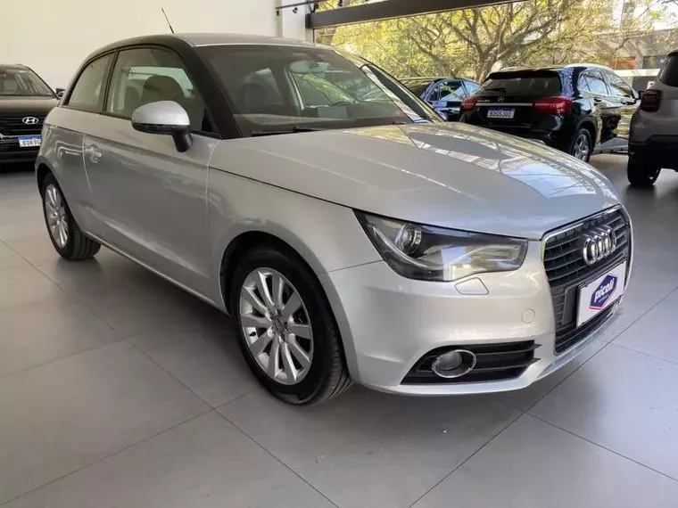 Audi A1 Prata 8