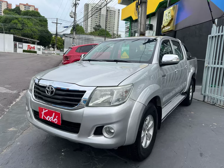 Toyota Hilux Prata 3