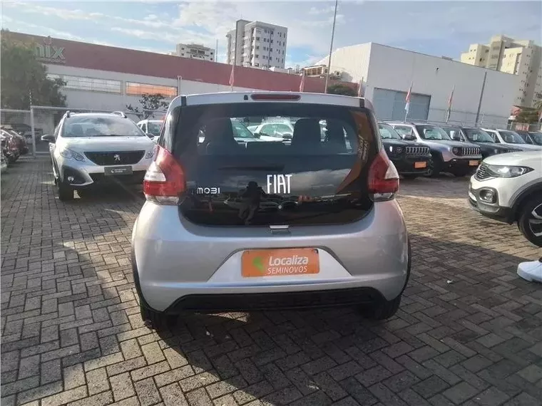 Fiat Mobi Prata 1